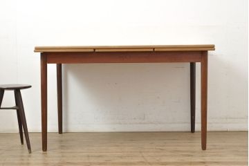 デンマークビンテージ　チーク材　シンプルなデザインが取り入れやすいダイニングテーブル(エクステンションテーブル、ドローリーフテーブル、食卓、ヴィンテージ、北欧)(R-052631)
