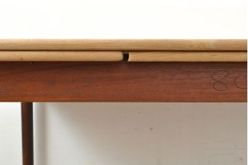 デンマークビンテージ　チーク材　シンプルなデザインが取り入れやすいダイニングテーブル(エクステンションテーブル、ドローリーフテーブル、食卓、ヴィンテージ、北欧)(R-052631)