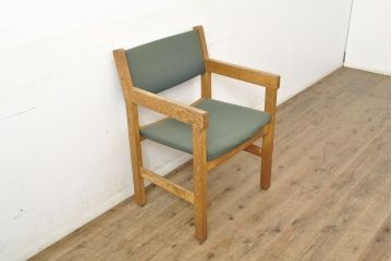 デンマークビンテージ　Hans J Wegner(ハンス・J・ウェグナー)　GETAMA(ゲタマ)　CONFERENCECHAIR　オーク材　洗練された佇まいが目を引くカンファレンスチェア(アームチェア、イス、椅子、ダイニングチェア、ヴィンテージ、北欧)(R-052634)