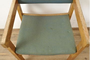 デンマークビンテージ　Hans J Wegner(ハンス・J・ウェグナー)　GETAMA(ゲタマ)　CONFERENCECHAIR　オーク材　洗練された佇まいが目を引くカンファレンスチェア(アームチェア、イス、椅子、ダイニングチェア、ヴィンテージ、北欧)(R-052634)
