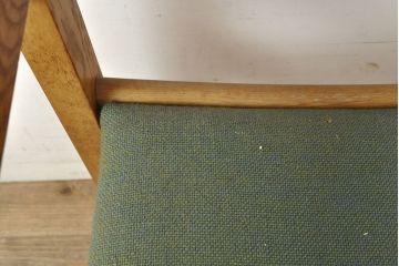 デンマークビンテージ　Hans J Wegner(ハンス・J・ウェグナー)　GETAMA(ゲタマ)　CONFERENCECHAIR　オーク材　洗練された佇まいが目を引くカンファレンスチェア(アームチェア、イス、椅子、ダイニングチェア、ヴィンテージ、北欧)(R-052634)