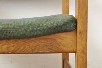 デンマークビンテージ　Hans J Wegner(ハンス・J・ウェグナー)　GETAMA(ゲタマ)　CONFERENCECHAIR　オーク材　洗練された佇まいが目を引くカンファレンスチェア(アームチェア、イス、椅子、ダイニングチェア、ヴィンテージ、北欧)(R-052634)
