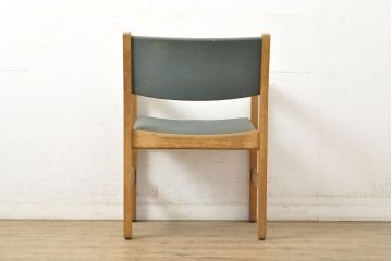 デンマークビンテージ　Hans J Wegner(ハンス・J・ウェグナー)　GETAMA(ゲタマ)　CONFERENCECHAIR　オーク材　洗練された佇まいが目を引くカンファレンスチェア(アームチェア、イス、椅子、ダイニングチェア、ヴィンテージ、北欧)(R-052634)