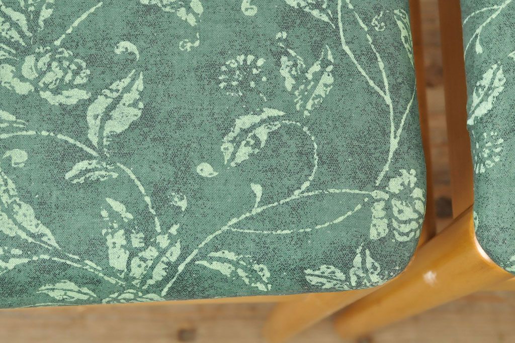 北欧ビンテージ　ビーチ材　ナチュラルなお部屋づくりにぴったりなダイニングチェア4脚セット(イス、椅子、ヴィンテージ)(R-052636)