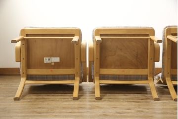 中古　CONDE HOUSE(カンディハウス)　淡い色合いとチェック柄がナチュラルな雰囲気を醸し出すダイニングチェア4脚セット(椅子、アームチェア)(R-052638)
