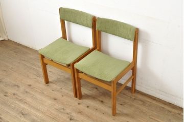 北欧ビンテージ　ナラ材　ナチュラルスタイルにおすすめのダイニングチェア2脚セット　(R-052640)
