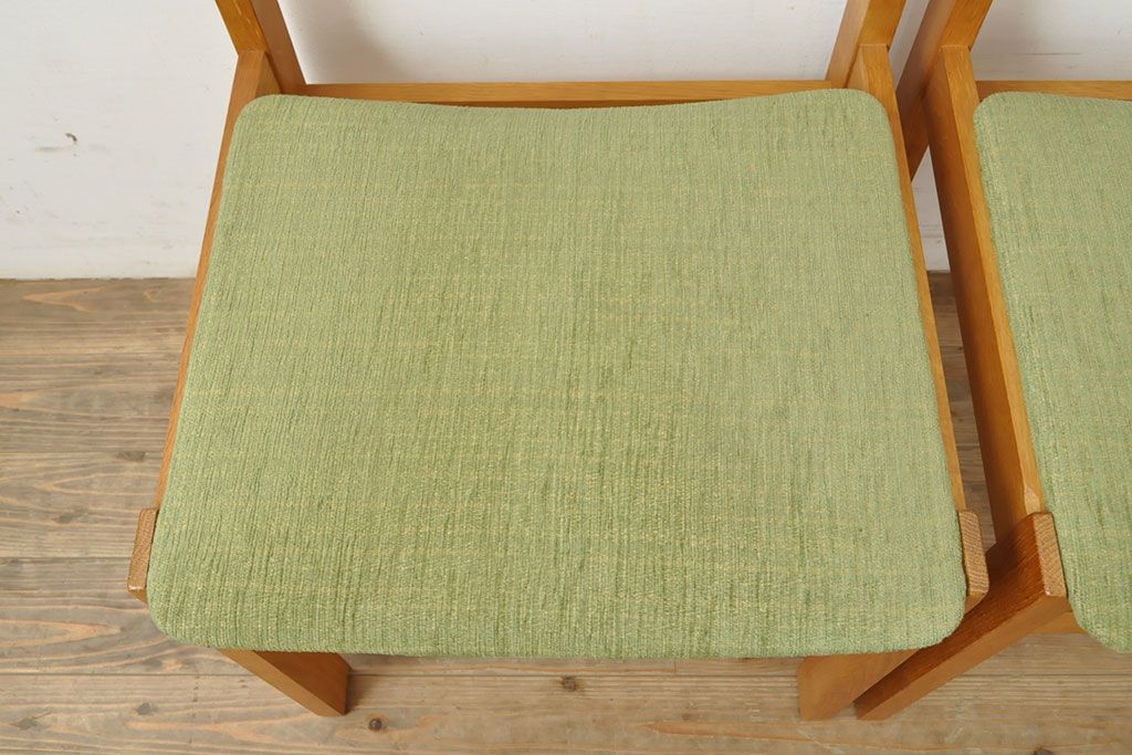 北欧ビンテージ　ナラ材　ナチュラルスタイルにおすすめのダイニングチェア2脚セット　(R-052640)