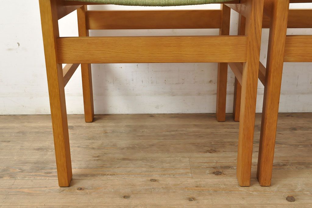 北欧ビンテージ　ナラ材　ナチュラルスタイルにおすすめのダイニングチェア2脚セット　(R-052640)