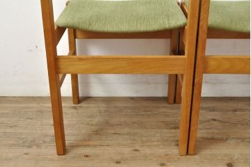 北欧ビンテージ　ナラ材　ナチュラルスタイルにおすすめのダイニングチェア2脚セット　(R-052640)