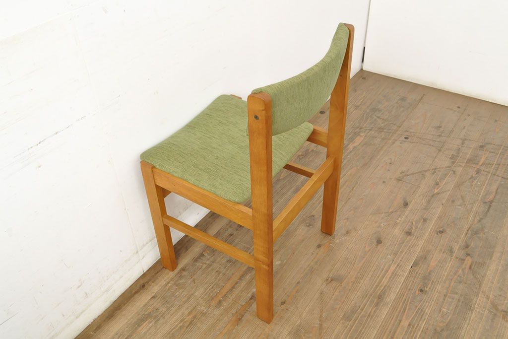 北欧ビンテージ　ナラ材　ナチュラルスタイルにおすすめのダイニングチェア2脚セット　(R-052640)