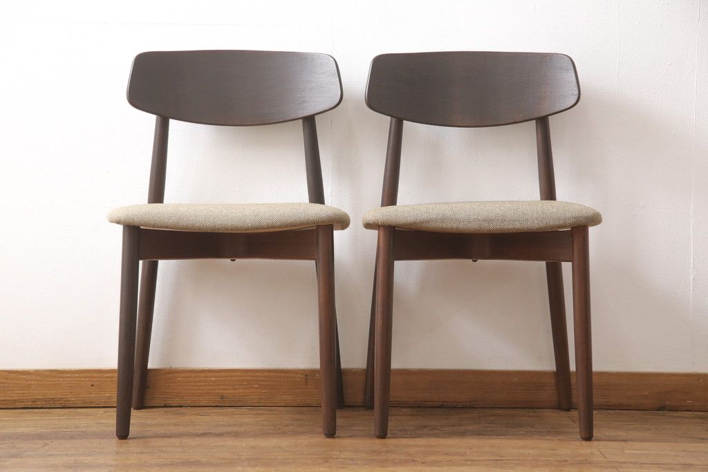 在庫2脚 ヴィンテージ チーク材 ダイニングチェア 張替済み 椅子 北欧デザイン 在庫2脚 ヴィンテージ チーク材 ダイニングチェア 張替済み 椅子