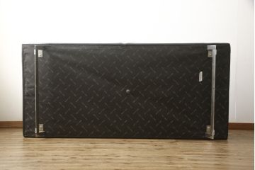 中古　イタリア製　Nicoline(ニコライン)　2018年モデル　上質な空間づくりにぴったりな高級感漂う本革ソファ(定価約58万円)(2.5人掛けソファ)(R-052645)