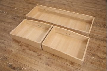 未使用新古品　高級品!　松創(マツソウ)　チーク材　洗練された佇まいとつくりの良さが魅力的な最高級整理タンス(定価約90万円)(和タンス、和箪笥、引き出し)(R-052647)