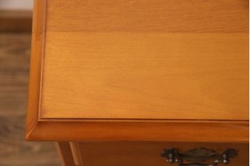 中古　横浜ダニエル(daniel)　アーリーアメリカン　A-104横長整理タンス　気品漂う洗練されたデザインが魅力的なチェスト(引き出し、洋服タンス、サイドボード)(R-052649)