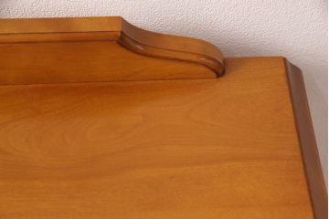 中古　横浜ダニエル(daniel)　アーリーアメリカン　A-104横長整理タンス　気品漂う洗練されたデザインが魅力的なチェスト(引き出し、洋服タンス、サイドボード)(R-052649)