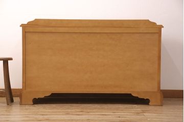 中古　横浜ダニエル(daniel)　アーリーアメリカン　A-104横長整理タンス　気品漂う洗練されたデザインが魅力的なチェスト(引き出し、洋服タンス、サイドボード)(R-052649)