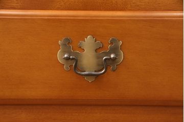 中古　横浜クラシック家具　ダニエル(Daniel)　扉のないデザインがすっきりとした印象の気品漂う本棚(ブックシェルフ、飾り棚、収納棚、オープンラック)(R-052651)