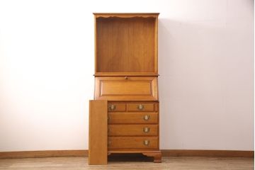 中古　極美品　横浜クラシック家具　ダニエル(Daniel)　収納力抜群で使い勝手のよさそうなビューローブックシェルフ(引き出し、飾り棚、収納棚、本棚、デスク、在宅ワーク、在宅用)(R-052653)