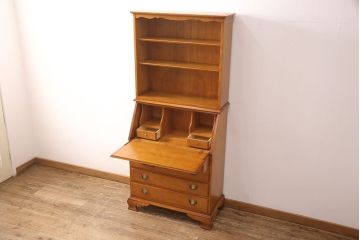 中古　極美品　横浜クラシック家具　ダニエル(Daniel)　収納力抜群で使い勝手のよさそうなビューローブックシェルフ(引き出し、飾り棚、収納棚、本棚、デスク、在宅ワーク、在宅用)(R-052653)