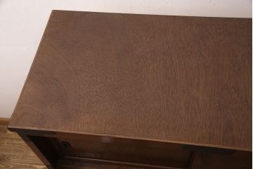 中古　美品　脚(台輪)付きリメイク　国産手造り民芸家具　凝ったデザインの金具と深みのある色合いが美しい和タンス(和箪笥、チェスト、引き出し)(R-052654)