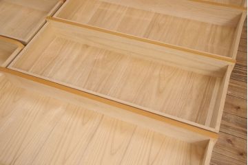 未使用展示品　最高級品!　松創(マツソウ)　ケヤキ柾目　シンプルながらつくりの良さが感じられる和タンス(定価約130万円)(引き出し、整理タンス、和箪笥)(R-052656)