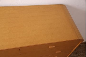 未使用展示品　最高級品!　松創(マツソウ)　ケヤキ柾目　シンプルながらつくりの良さが感じられる和タンス(定価約130万円)(引き出し、整理タンス、和箪笥)(R-052656)