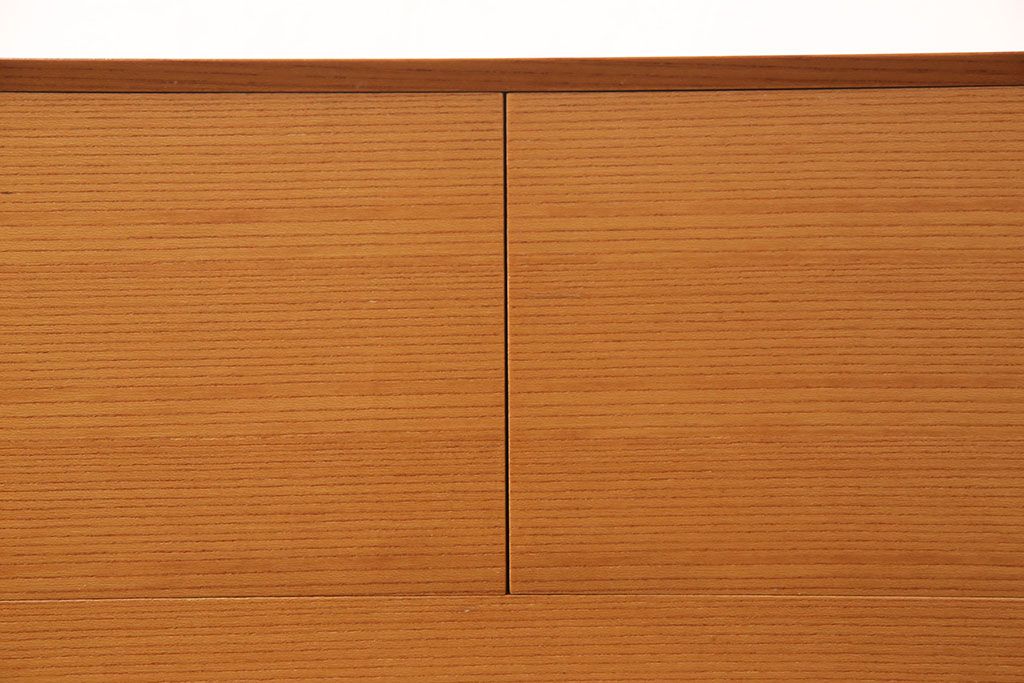 未使用展示品　最高級品!　松創(マツソウ)　ケヤキ柾目　シンプルながらつくりの良さが感じられる和タンス(定価約130万円)(引き出し、整理タンス、和箪笥)(R-052656)