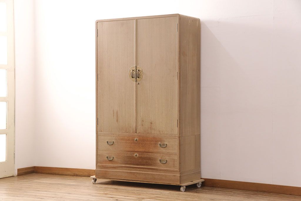 中古　伝統工芸士　田澤謙介作　繊細な金具が上品な雰囲気を演出してくれる加茂総桐箪笥(桐たんす、総桐たんす、桐タンス、着物箪笥、衣装タンス、和服箪笥)(定価約130万円)(R-052670)