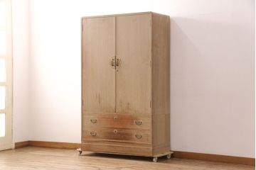 中古　伝統工芸士　田澤謙介作　繊細な金具が上品な雰囲気を演出してくれる加茂総桐箪笥(桐たんす、総桐たんす、桐タンス、着物箪笥、衣装タンス、和服箪笥)(定価約130万円)(R-052670)