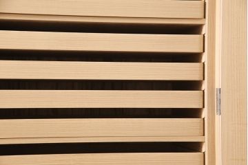 中古　伝統工芸士　田澤謙介作　繊細な金具が上品な雰囲気を演出してくれる加茂総桐箪笥(桐たんす、総桐たんす、桐タンス、着物箪笥、衣装タンス、和服箪笥)(定価約130万円)(R-052670)