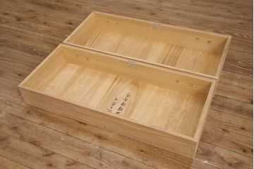 中古　伝統工芸士　田澤謙介作　繊細な金具が上品な雰囲気を演出してくれる加茂総桐箪笥(桐たんす、総桐たんす、桐タンス、着物箪笥、衣装タンス、和服箪笥)(定価約130万円)(R-052670)