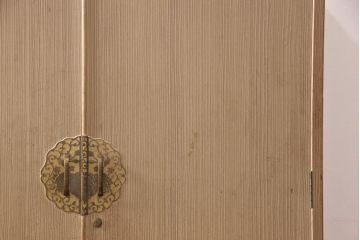 中古　伝統工芸士　田澤謙介作　繊細な金具が上品な雰囲気を演出してくれる加茂総桐箪笥(桐たんす、総桐たんす、桐タンス、着物箪笥、衣装タンス、和服箪笥)(定価約130万円)(R-052670)