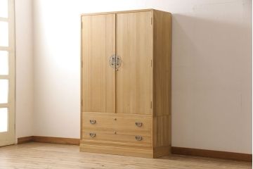 中古　伝統工芸士　田澤謙介作　繊細な金具が上品な雰囲気を演出してくれる加茂総桐箪笥(桐たんす、総桐たんす、桐タンス、着物箪笥、衣装タンス、和服箪笥)(定価約130万円)(R-052670)