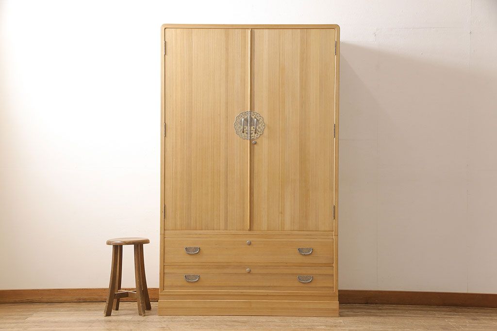 中古　伝統工芸士　田澤謙介作　繊細な金具が上品な雰囲気を演出してくれる加茂総桐箪笥(桐たんす、総桐たんす、桐タンス、着物箪笥、衣装タンス、和服箪笥)(定価約130万円)(R-052670)