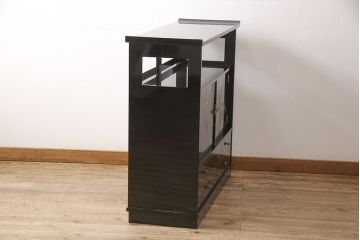 中古　美品　民芸家具　輪島塗り　繊細な色づかいで描かれた二羽の鳥が美しい飾り棚(茶棚、収納棚、引き出し)(R-052674)