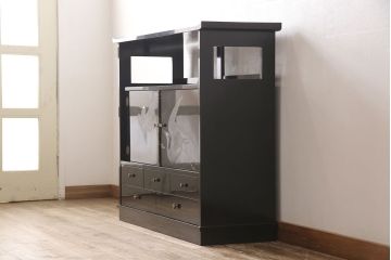 中古　美品　民芸家具　輪島塗り　繊細な色づかいで描かれた二羽の鳥が美しい飾り棚(茶棚、収納棚、引き出し)(R-052674)