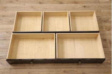 中古　美品　民芸家具　輪島塗り　繊細な色づかいで描かれた二羽の鳥が美しい飾り棚(茶棚、収納棚、引き出し)(R-052674)