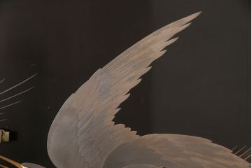 中古　美品　民芸家具　輪島塗り　繊細な色づかいで描かれた二羽の鳥が美しい飾り棚(茶棚、収納棚、引き出し)(R-052674)