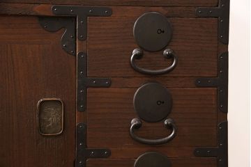 和製アンティーク　総桐材　丸い金具がユニークでかわいらしい帳場箪笥(時代箪笥、タンス、引き出し)(R-052675)
