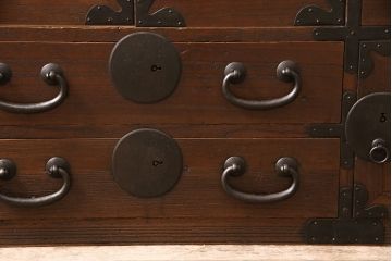 和製アンティーク　総桐材　丸い金具がユニークでかわいらしい帳場箪笥(時代箪笥、タンス、引き出し)(R-052675)