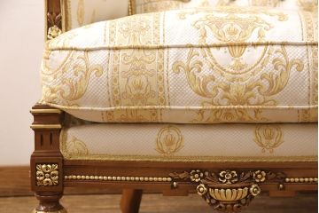 中古　極美品　フラテリ・オリッジ(FRATELLI ORIGGI)(旧マリオ・コルチャゴ)　ロココ調のデザインが上品な3人掛けソファ(定価約120万円)(三人掛けソファ)(R-052678)