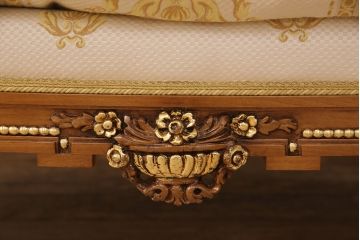 中古　極美品　フラテリ・オリッジ(FRATELLI ORIGGI)(旧マリオ・コルチャゴ)　ロココ調のデザインが上品な3人掛けソファ(定価約120万円)(三人掛けソファ)(R-052678)