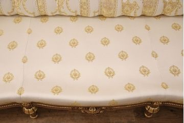 中古　極美品　フラテリ・オリッジ(FRATELLI ORIGGI)(旧マリオ・コルチャゴ)　ロココ調のデザインが上品な3人掛けソファ(定価約120万円)(三人掛けソファ)(R-052679)