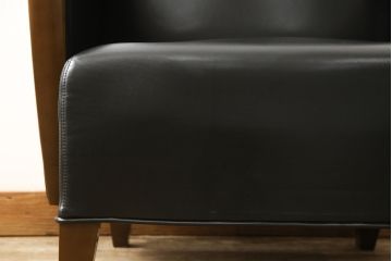 中古　超美品　AD CORE(エーディーコア)　NEO CLASSICO(ネオクラシコ)　本革とメープルの組み合わせがおしゃれなラウンジチェア(1人掛けソファ、1Pソファ、イージーチェア)(定価約27万円)(R-052688)