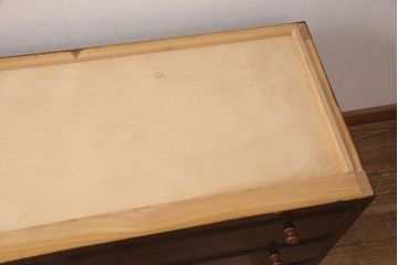 中古　松本民芸家具　ヒノキ天板・脚(台輪)付きリメイク　和モダンの空間づくりに活躍するローチェスト(引き出し、リビングボード、サイドチェスト)(R-052695)