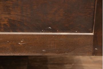 中古　松本民芸家具　天板リメイク　深い色合いがシックな雰囲気を醸し出すチェスト(サイドボード、引き出し、洋服タンス)(R-052696)