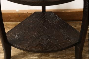 和製ビンテージ　日光彫り　咲き誇る花の彫刻が美しい飾り棚(花台、ヴィンテージ)(R-052703)