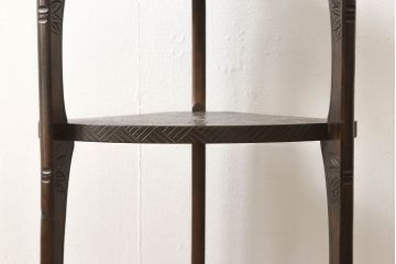 和製ビンテージ　日光彫り　咲き誇る花の彫刻が美しい飾り棚(花台、ヴィンテージ)(R-052703)