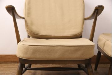中古　美品　ERCOL(アーコール)　カントリーやナチュラルスタイルにぴったりな1人掛けソファ+オットマンセット(アームチェア、一人掛けソファ)(R-052704)