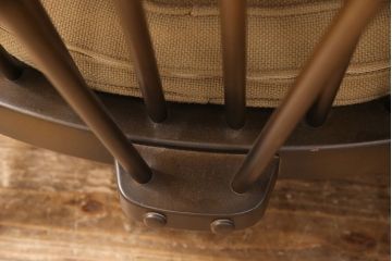 中古　美品　ERCOL(アーコール)　カントリーやナチュラルスタイルにぴったりな1人掛けソファ+オットマンセット(アームチェア、一人掛けソファ)(R-052704)